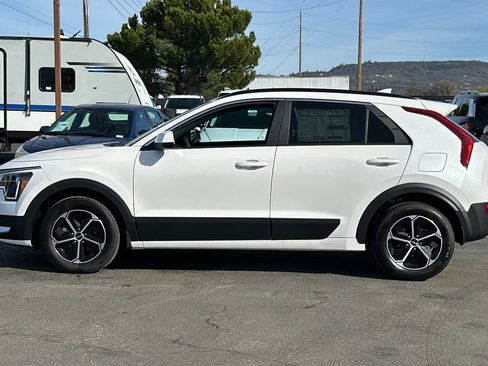 New 2026 Kia Niro LX FWD image 8