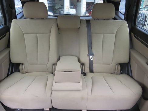 Used 2012 Hyundai Santa Fe GLS FWD image 21