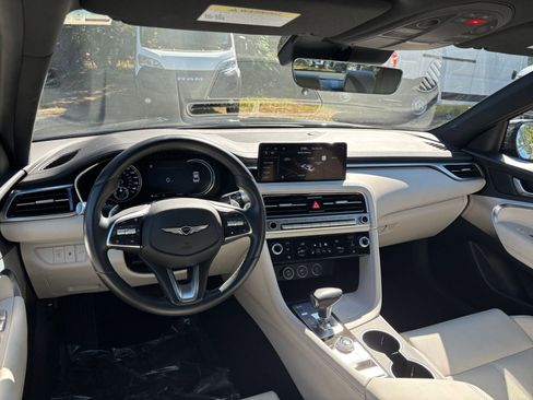 Used 2025 Genesis G70 2.5T image 33