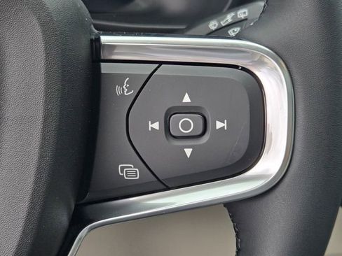 New 2026 Volvo XC40 B5 Plus AWD/4WD image 27