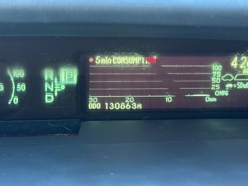 Used 2014 Toyota Prius Three FWD image 3