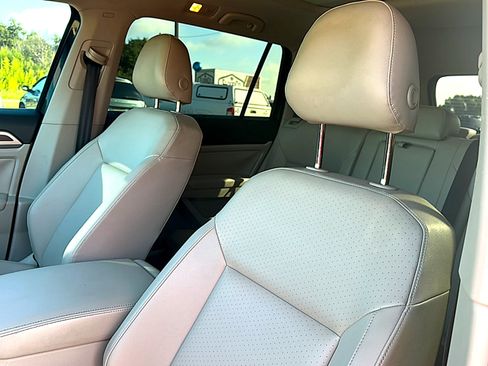 Used 2018 Volkswagen Atlas SEL w/ R-Line Package AWD/4WD image 14