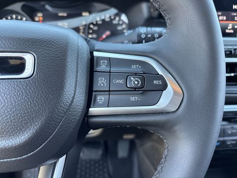 Certified 2023 Jeep Compass Altitude w/ Convenience Group image 28