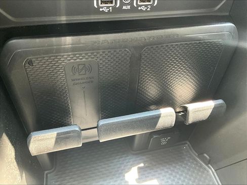 Used 2025 RAM 1500 Laramie AWD/4WD image 37
