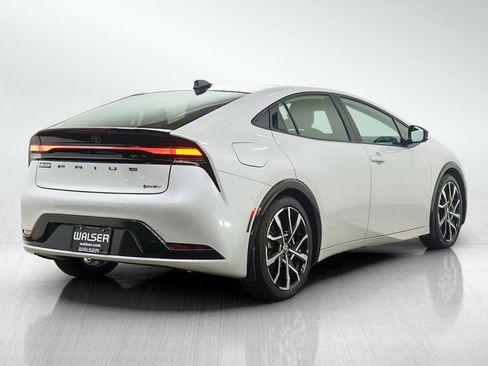 Used 2025 Toyota Prius Plug-In Hybrid image 5