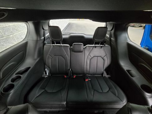 New 2026 Chrysler Pacifica Select AWD/4WD image 41