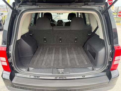 Used 2014 Jeep Patriot Sport w/ Power Value Group AWD/4WD image 15