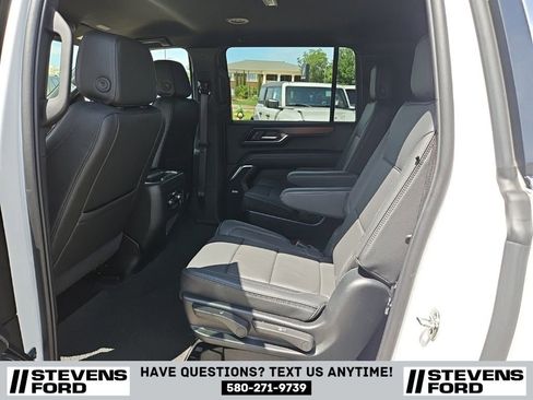 Used 2025 GMC Yukon XL Denali AWD/4WD image 26