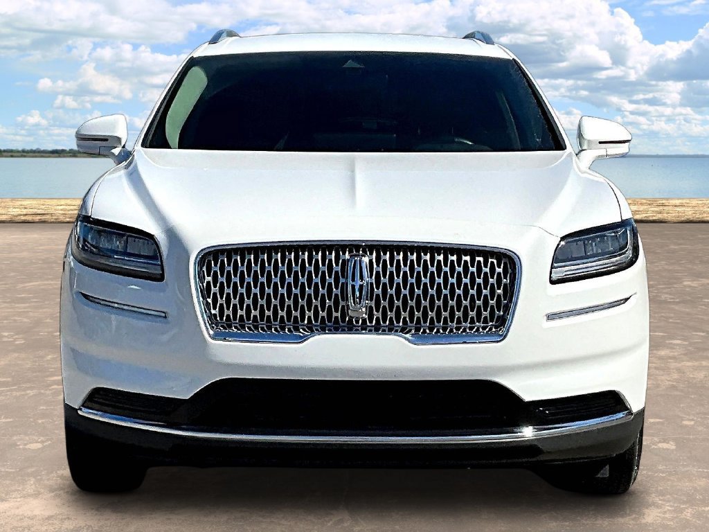 Used 2022 Lincoln Nautilus FWD w/ Premium Package image 2