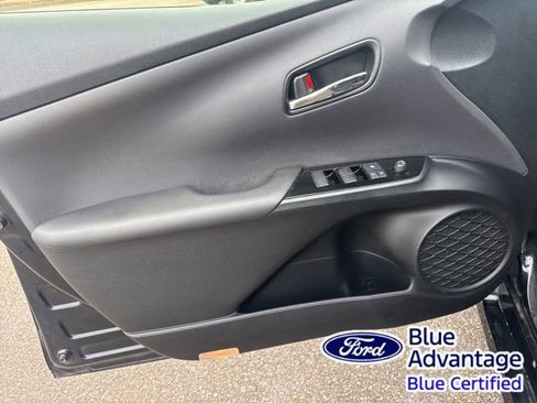 Used 2022 Toyota Prius LE image 15