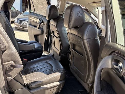 Used 2017 Buick Enclave Leather FWD image 26