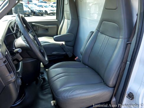 Used 2019 GMC Savana 3500 Extended w/ Driver Convenience Package image 10