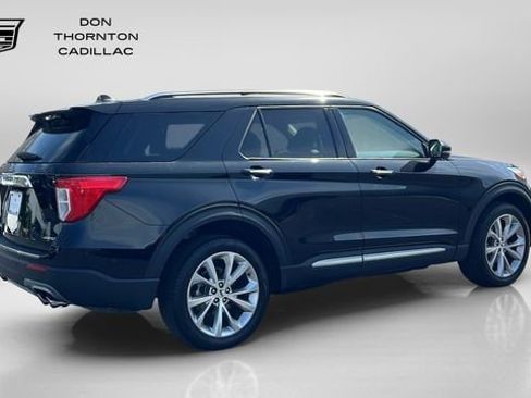 Used 2023 Ford Explorer Platinum w/ Technology Package AWD/4WD image 5