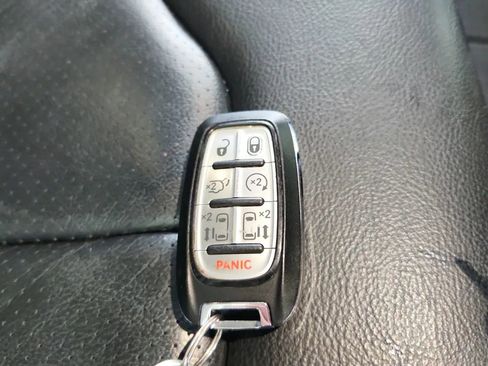 Used 2022 Chrysler Pacifica Touring-L image 23