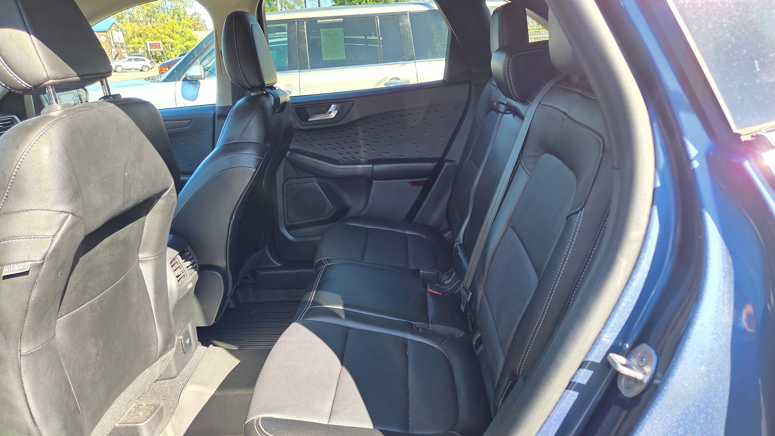 Used 2020 Ford Escape Titanium w/ Titanium Premium Package 2.0 AWD/4WD image 13