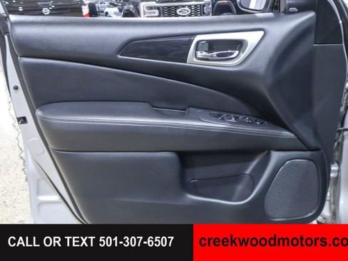 Used 2020 Nissan Pathfinder SV FWD image 37