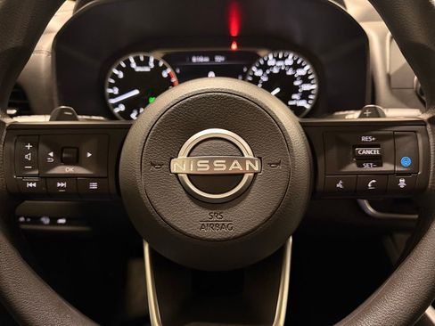 Used 2024 Nissan Rogue SV FWD image 18