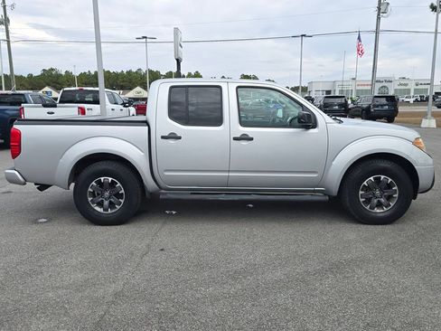Used 2015 Nissan Frontier Desert Runner image 6