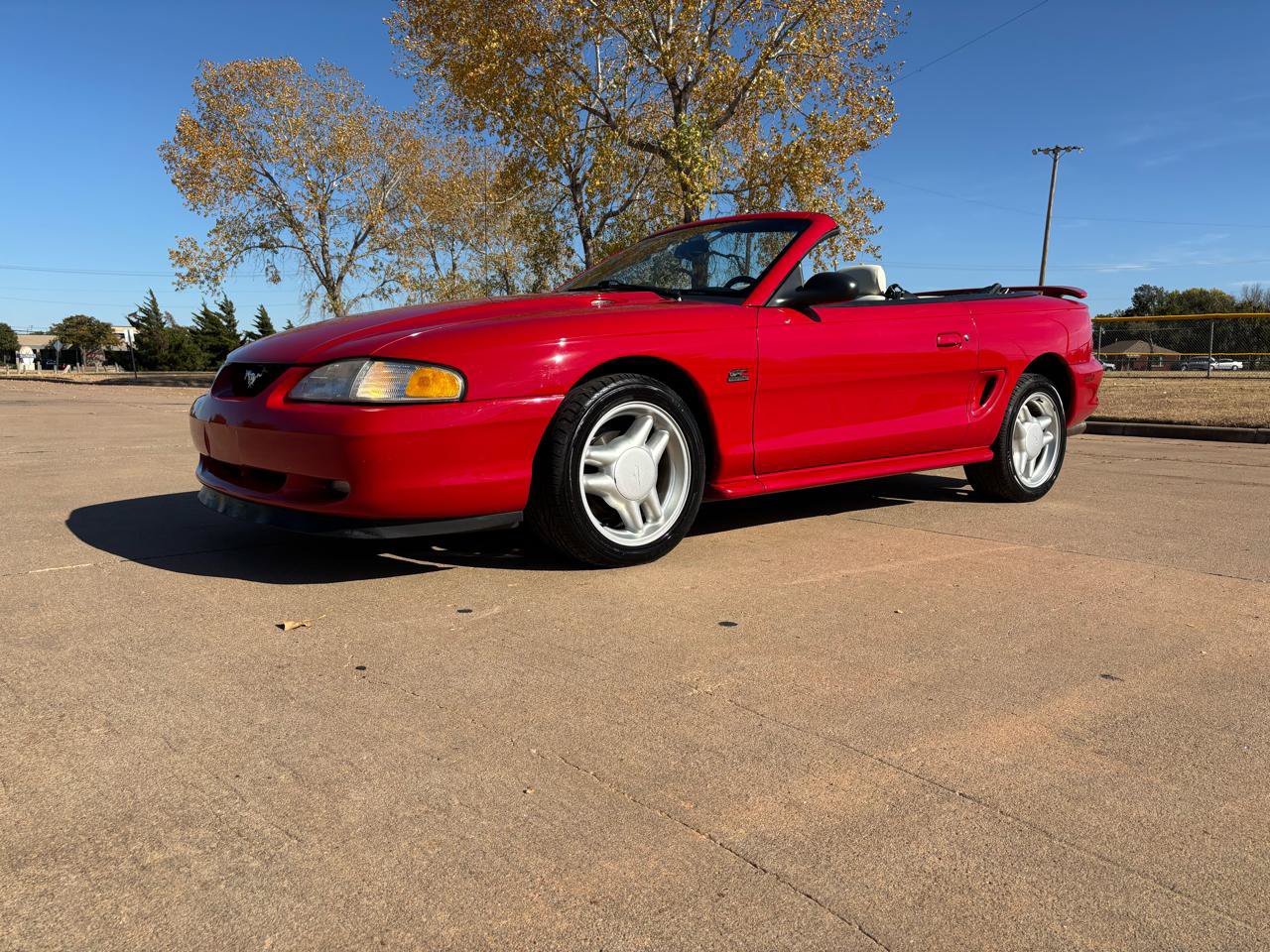 Used 1994 Ford Mustang GT RWD image 2