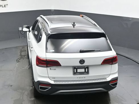 Used 2023 Volkswagen Taos SE w/ Panoramic Sunroof Package FWD image 58