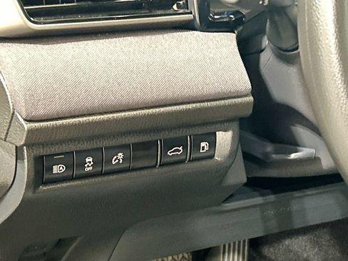 Used 2025 Toyota Camry LE w/ Convenience Package FWD image 8