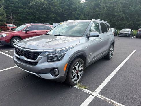 Used 2023 Kia Seltos SX w/ SX Sunroof Package AWD/4WD image 3
