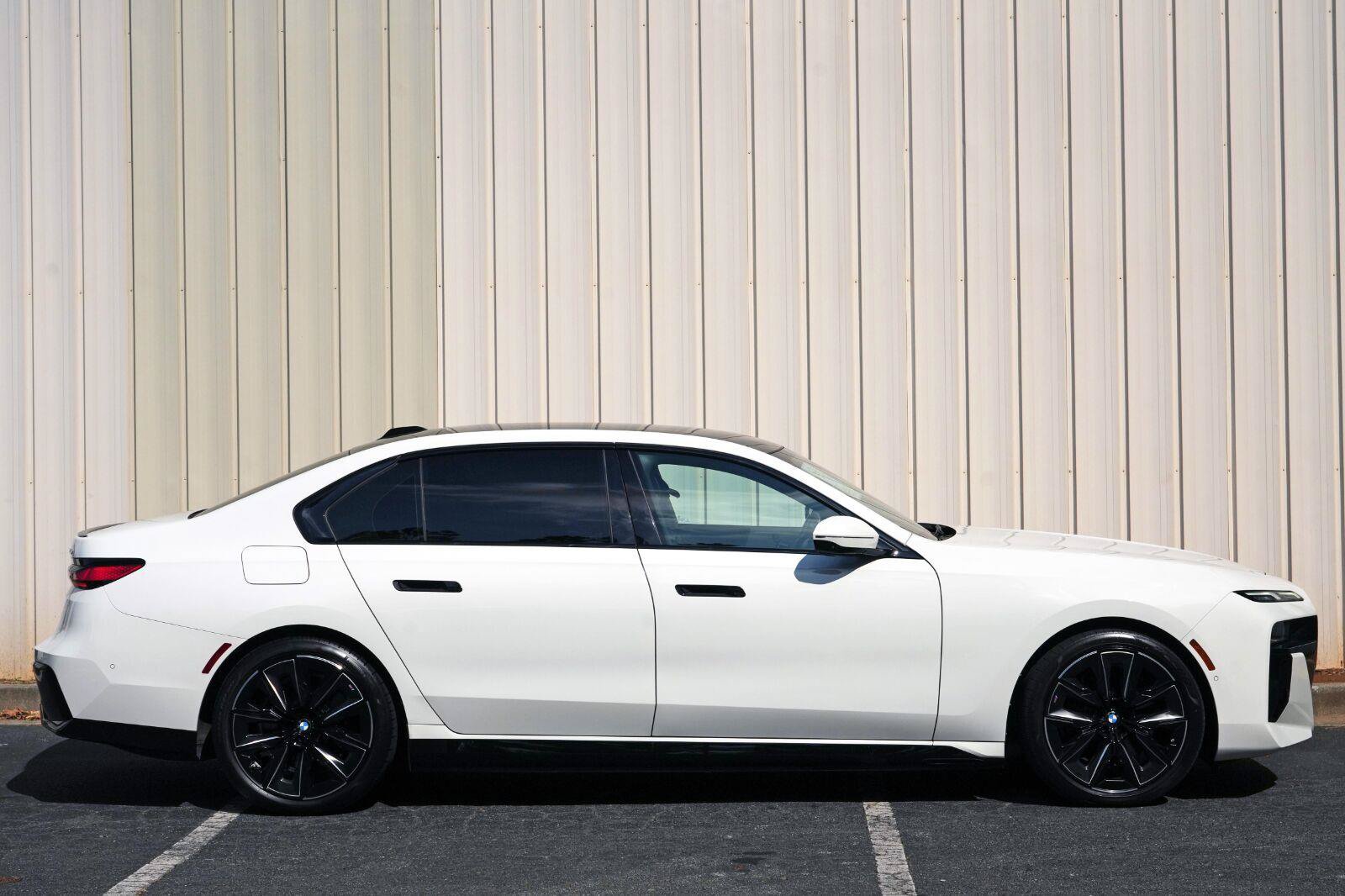 Used 2024 BMW i7 xDrive60 AWD/4WD image 62