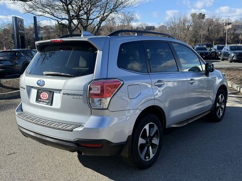 Used 2017 Subaru Forester 2.5i Limited image 6