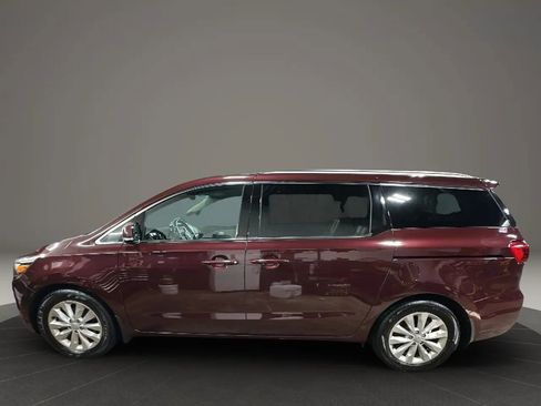 Used 2018 Kia Sedona EX image 2