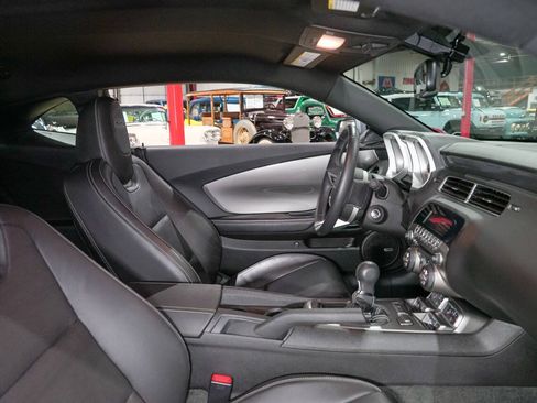 Used 2010 Chevrolet Camaro SS RWD image 40