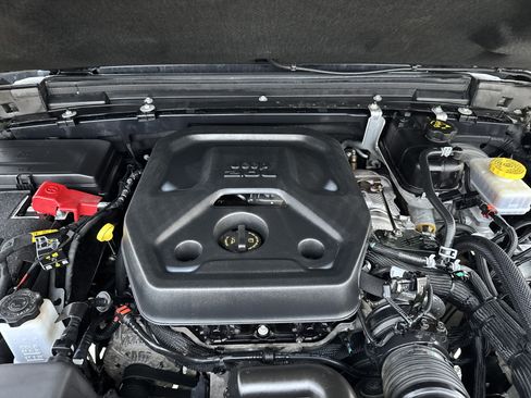 Used 2023 Jeep Wrangler Unlimited Rubicon w/ Cold Weather Group image 21