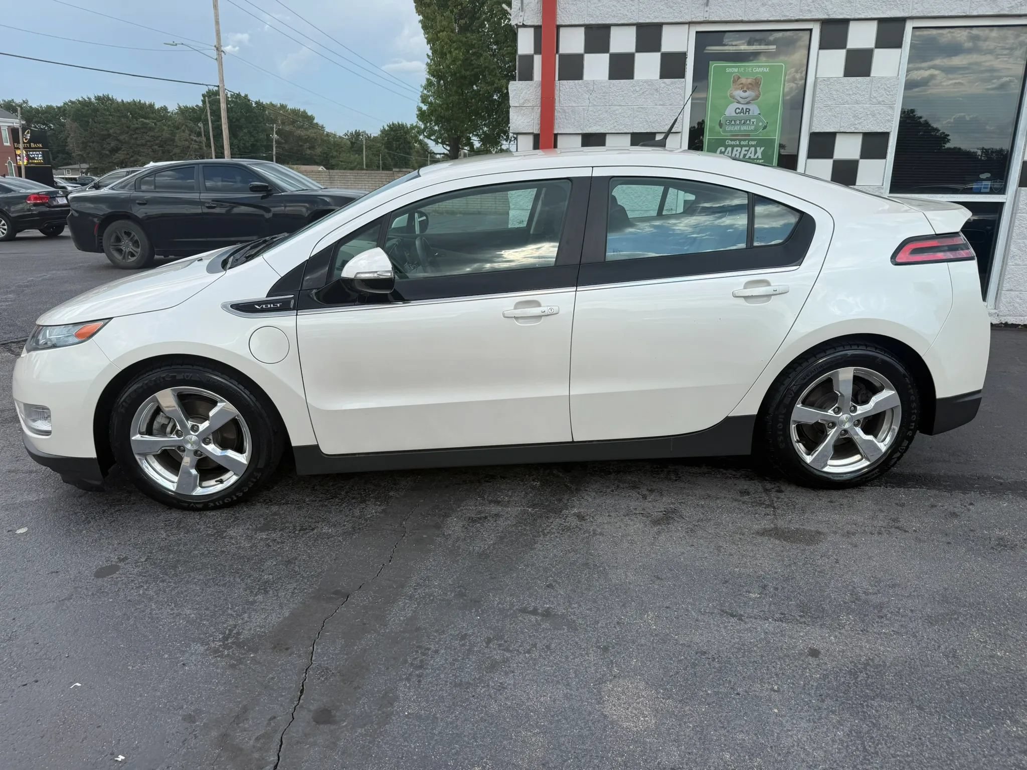 Used 2013 Chevrolet Volt Premium w/ Premium Trim Package FWD image 4