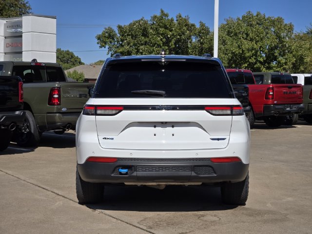 Used 2023 Jeep Grand Cherokee Trailhawk w/ Advanced Protech Group II AWD/4WD image 6