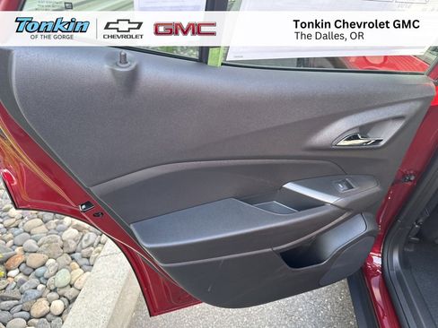 New 2025 Chevrolet Trax RS image 22