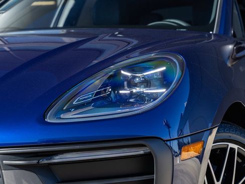 Certified 2026 Porsche Macan Turbo AWD/4WD image 18