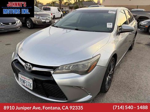 Used 2017 Toyota Camry XSE FWD image 1