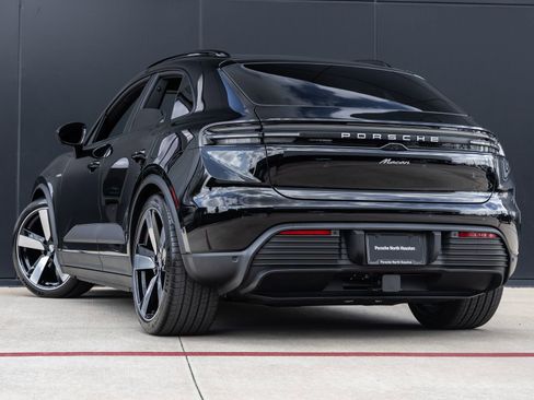 New 2026 Porsche Macan Electric image 3