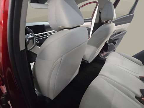 Certified 2025 Hyundai Tucson SEL AWD/4WD image 16