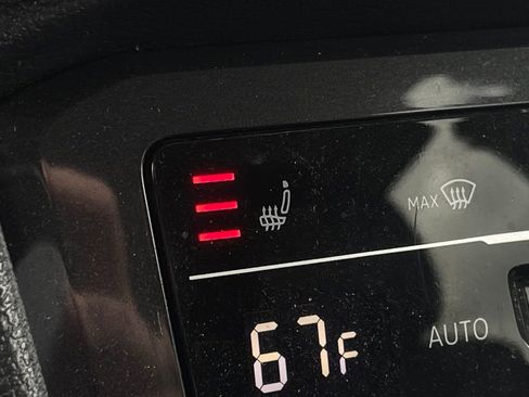 Used 2024 Volkswagen Tiguan SE w/ MDO Package, Two-Row image 17