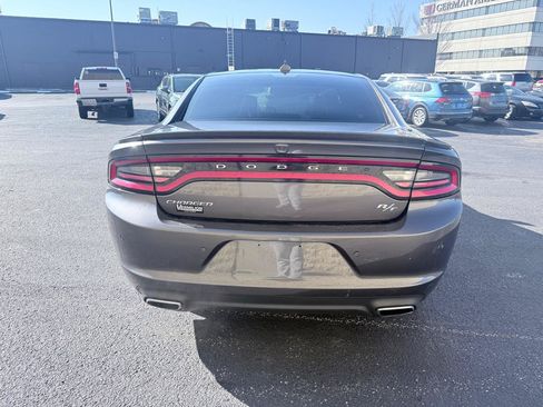 Used 2016 Dodge Charger R/T w/ Plus Group RWD image 4