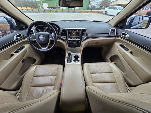 Used 2016 Jeep Grand Cherokee Limited w/ Luxury Group II image 34