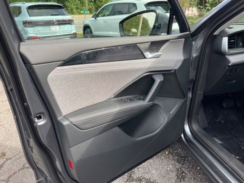 New 2025 Volkswagen Tiguan S image 5