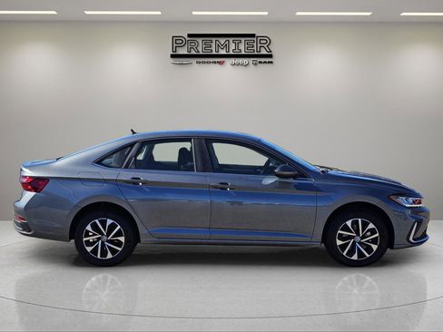 Used 2025 Volkswagen Jetta S image 7