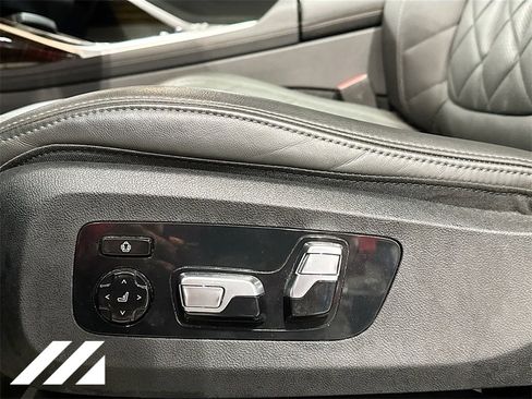 Used 2024 BMW X7 xDrive40i w/ Premium Package image 21