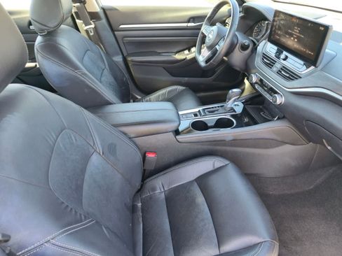 Used 2023 Nissan Altima 2.5 SL FWD image 11