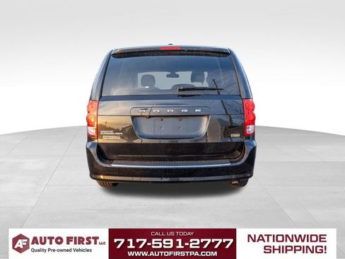 Used 2019 Dodge Grand Caravan SE w/ UConnect Hands-Free Group image 4