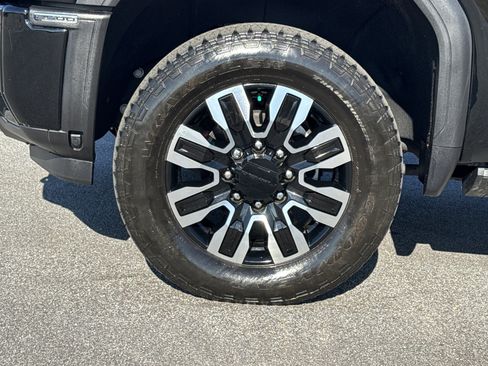 Used 2025 GMC Sierra 2500 Denali Ultimate image 13