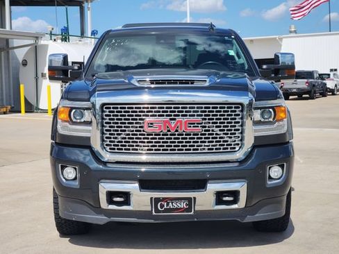 Used 2017 GMC Sierra 2500 Denali w/ Duramax Plus Package AWD/4WD image 2