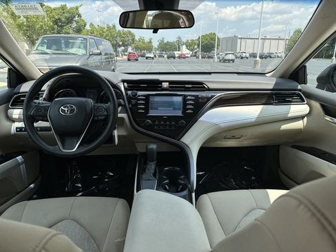Certified 2020 Toyota Camry LE FWD image 30