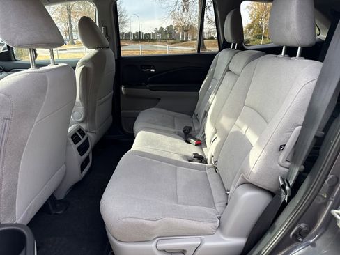 Used 2019 Honda Pilot LX image 26